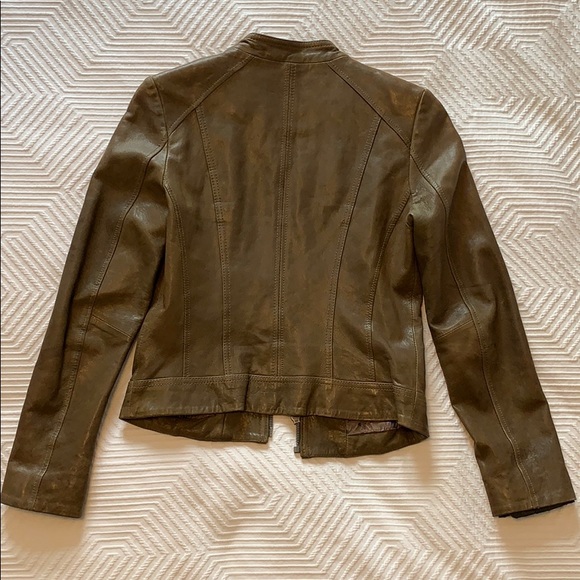 Women’s Andrew Marc Leather Jacket - Picture 2 of 3